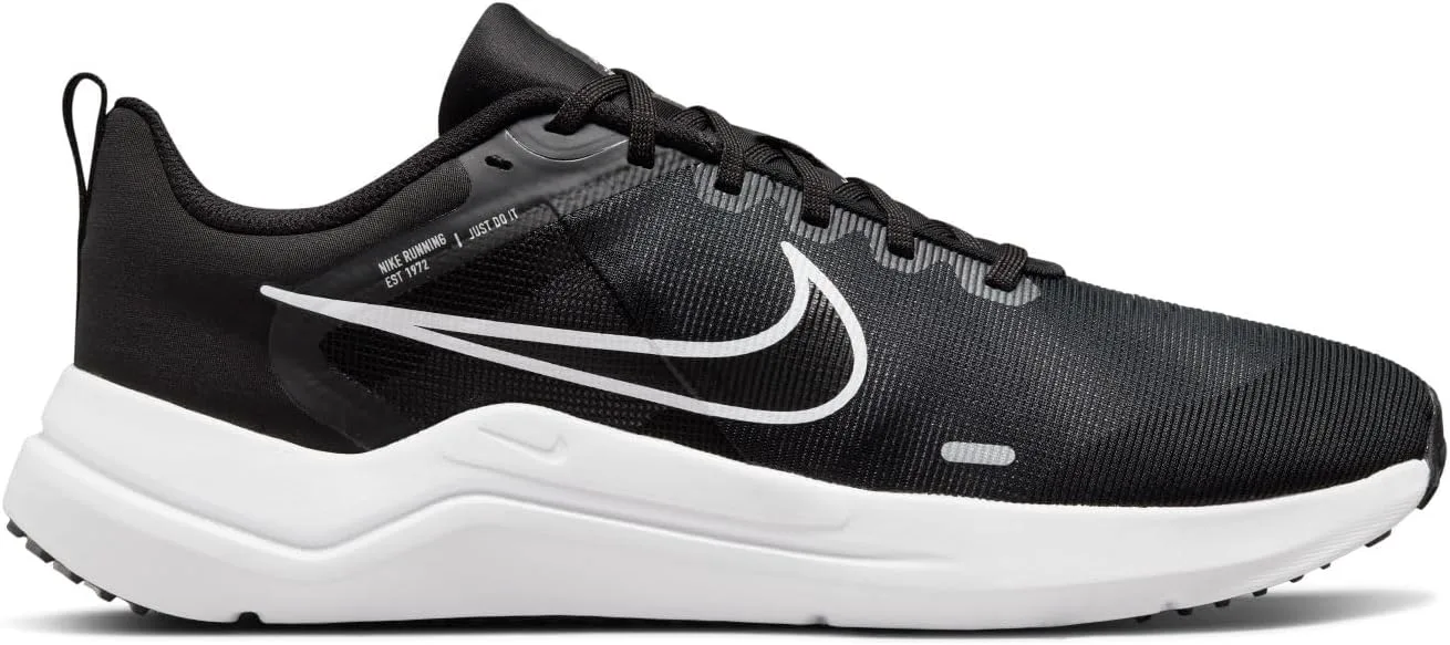 Кроссовки для мужчин Nike Downshifter, платиновый
Кроссовки для мужчин Nike Downshifter, платиновый