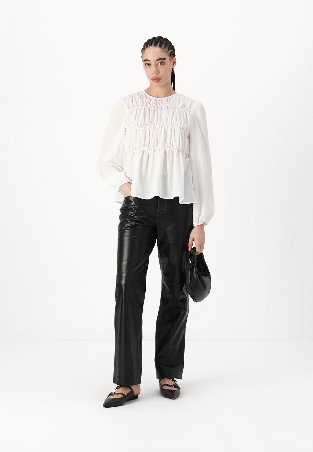 Блуза VMGINNY SMOCK Vero Moda, кремовый
Блуза VMGINNY SMOCK Vero Moda, кремовый