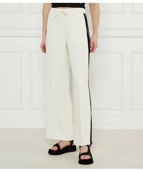 Брюки Flare fit Twin-Set, бежевый
Брюки Flare fit Twin-Set, бежевый