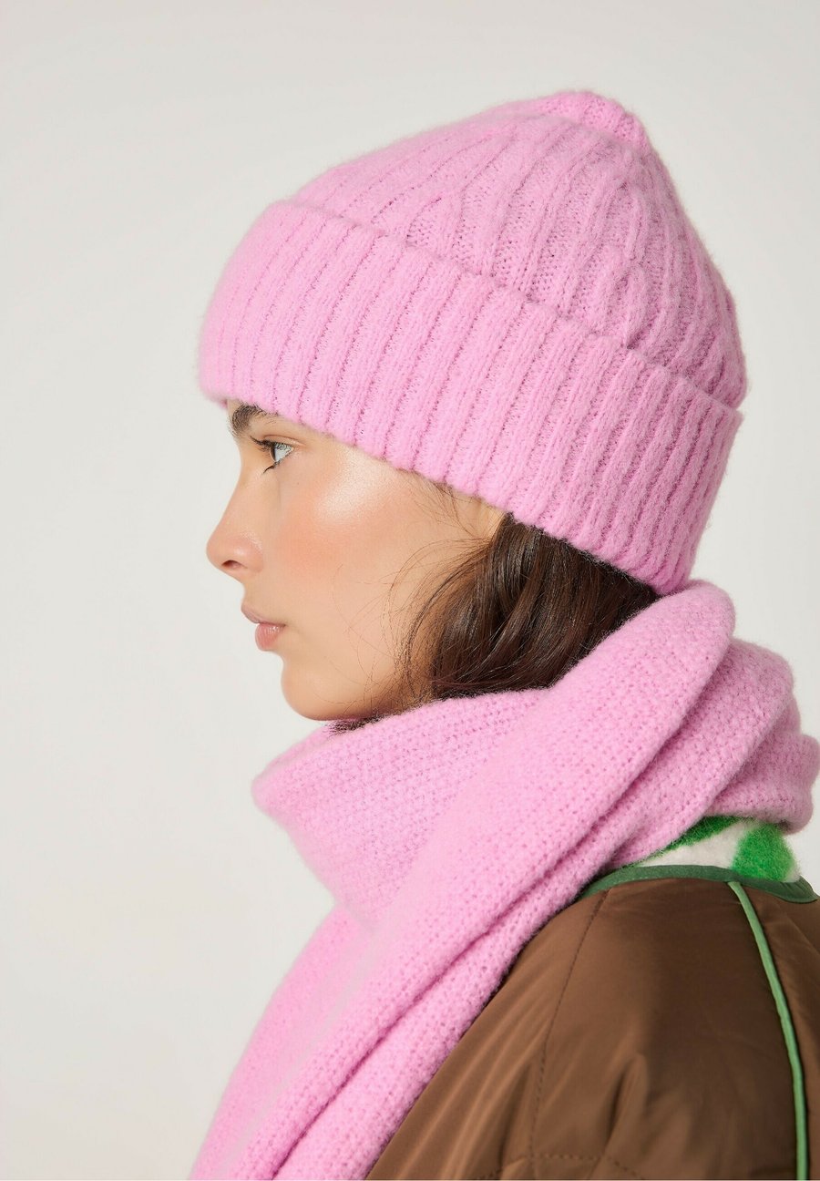 Шарф American Vintage EAST, Rose Bubble Chine/Pink
Шарф American Vintage EAST, Rose Bubble Chine/Pink