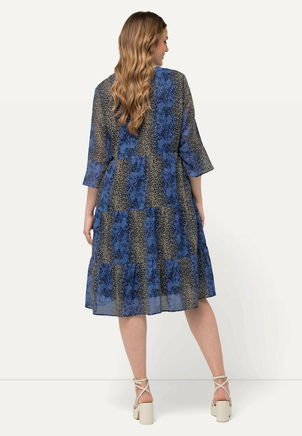 Дневное платье MIDI Ulla Popken, синий
Дневное платье MIDI Ulla Popken, синий