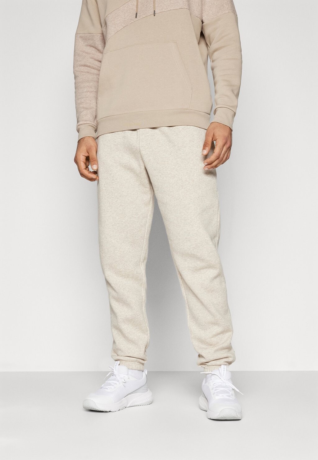 Брюки для бега ESSENTIAL Under Armour, цвет timberwolf taupe light/timberwolf taupe
Брюки для бега ESSENTIAL Under Armour, цвет timberwolf taupe light/timberwolf taupe