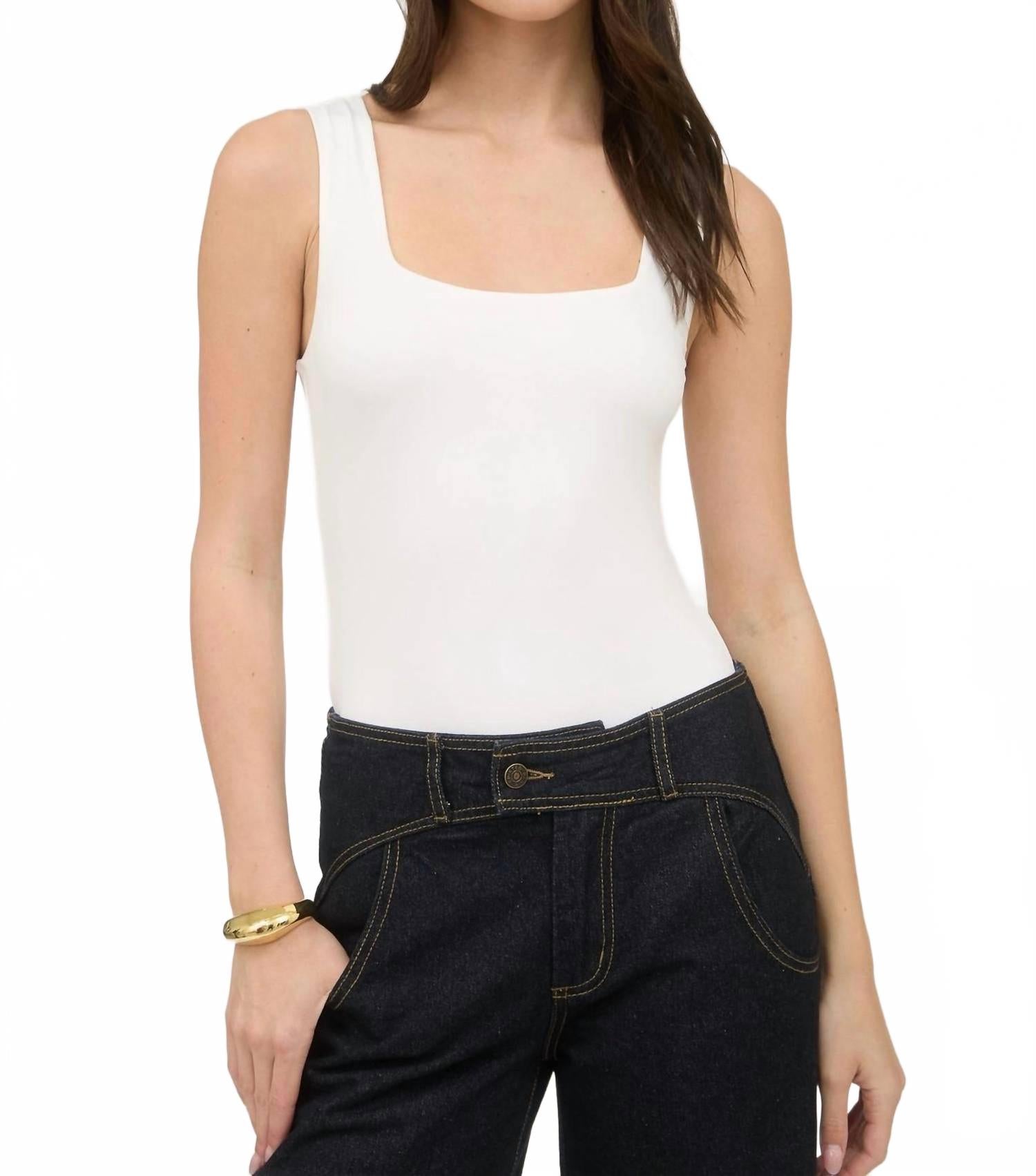 Боди с квадратным вырезом белое Blu Pepper
Боди с квадратным вырезом белое Blu Pepper