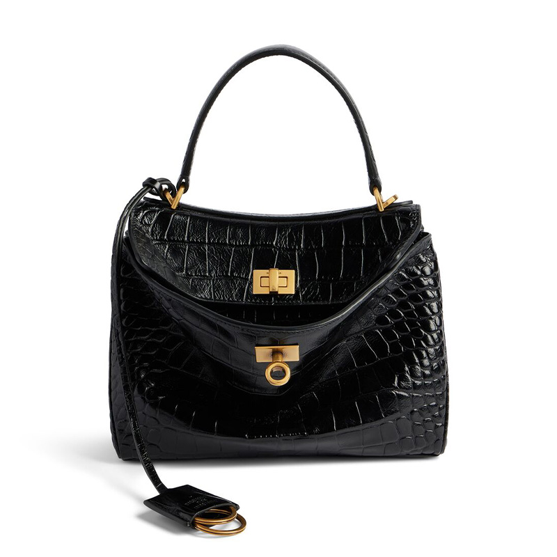 Мягкая кожаная мини-сумка через плечо Balenciaga черная с тиснением под крокодила
Мягкая кожаная мини-сумка через плечо Balenciaga черная с тиснением под крокодила