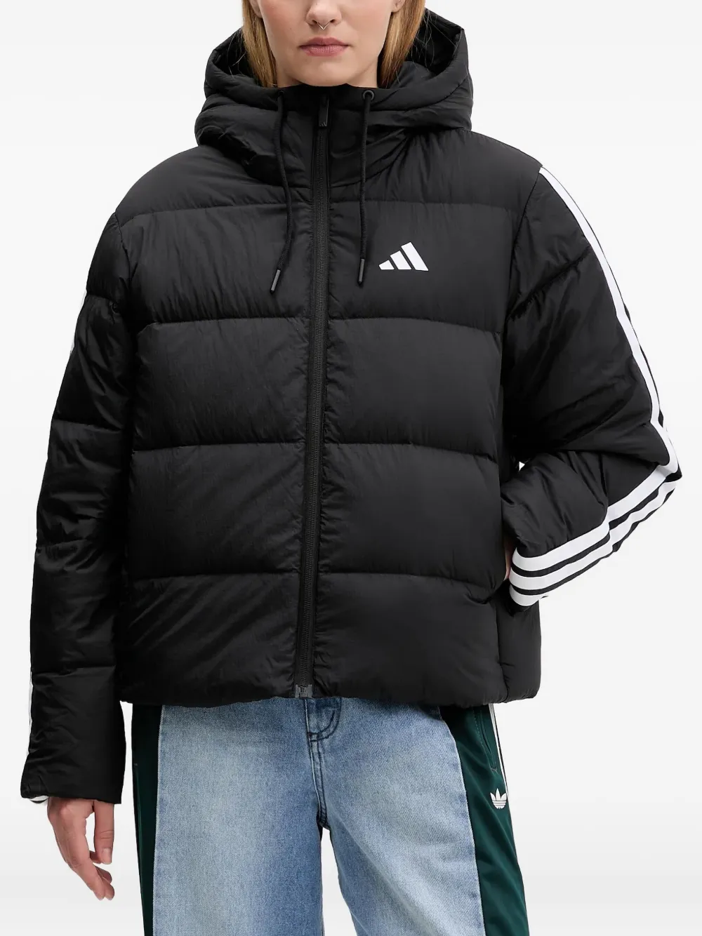 Пуховик с логотипом Adidas, черный
Пуховик с логотипом Adidas, черный