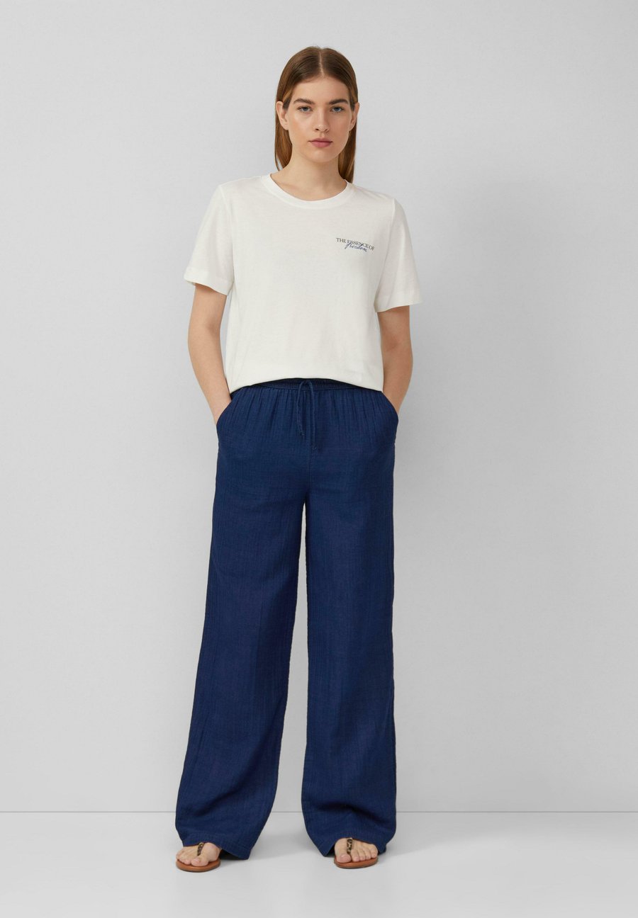 Брюки s.Oliver DYED MIT ELASTIKBUND, Blau/Dark Blue
Брюки s.Oliver DYED MIT ELASTIKBUND, Blau/Dark Blue