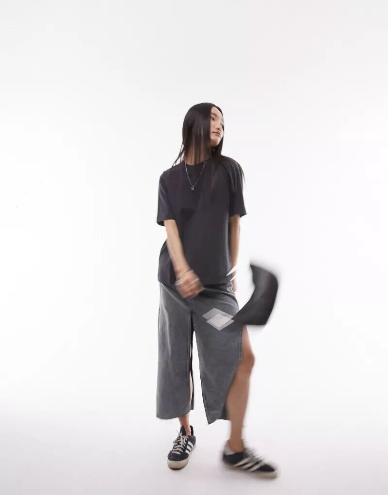 Голубая базовая футболка Topshop с короткими рукавами премиум-класса
Голубая базовая футболка Topshop с короткими рукавами премиум-класса