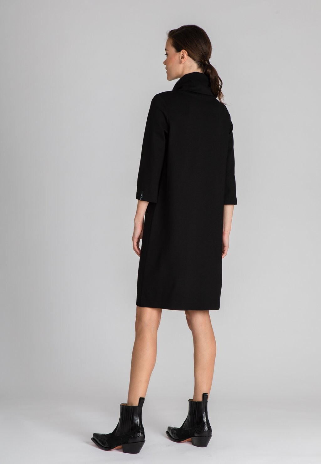 Дневное платье PUNTA CAMILLE Jascha Stockholm, черный
Дневное платье PUNTA CAMILLE Jascha Stockholm, черный