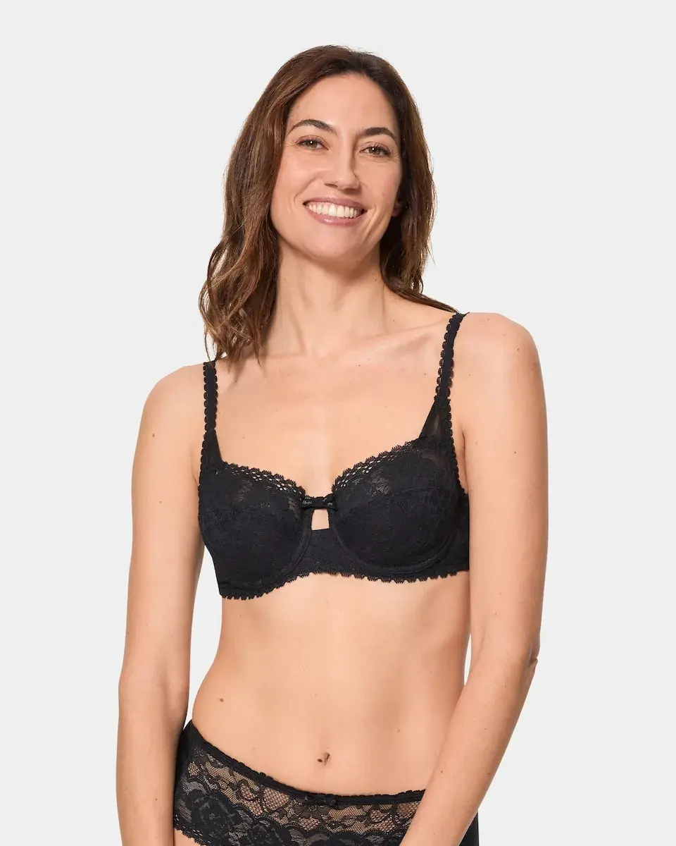 Бюстгальтер балконет с косточками из переработанного кружева Playtex, черный
Бюстгальтер балконет с косточками из переработанного кружева Playtex, черный