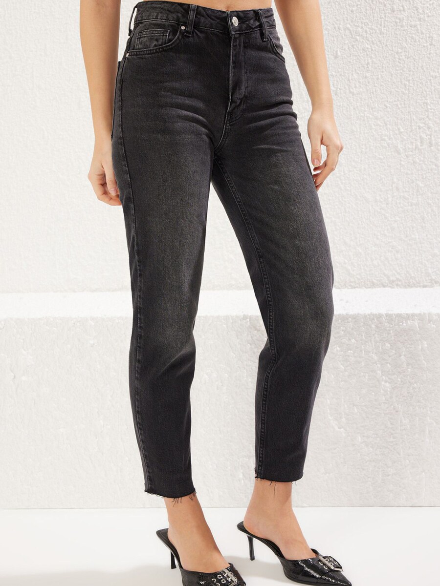 Обычные джинсы Trendyol, черный
Обычные джинсы Trendyol, черный