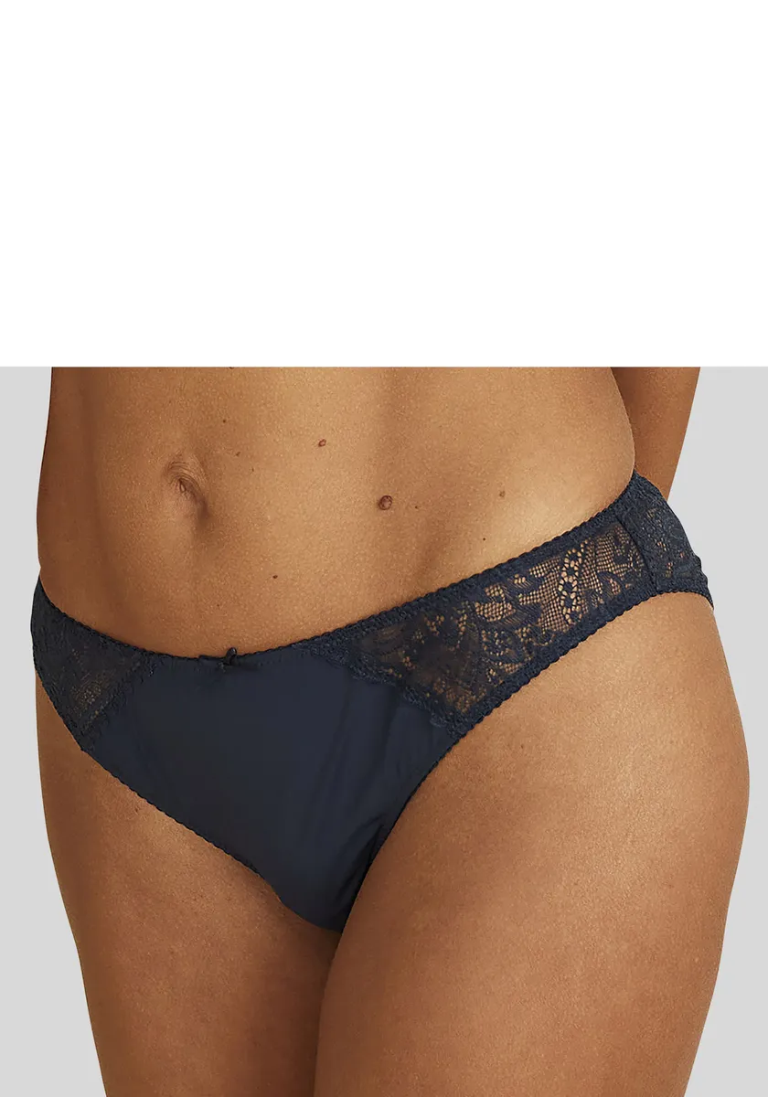 Стринги LASCANA "Лучиана" из нежного кружева, синий
Стринги LASCANA "Лучиана" из нежного кружева, синий