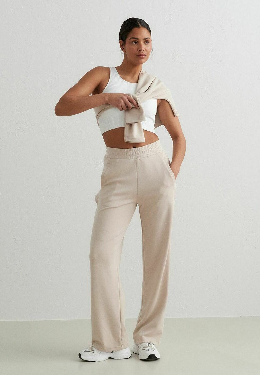 Брюки COMFY BUTTONED aim’n®, бежевый
Брюки COMFY BUTTONED aim’n®, бежевый