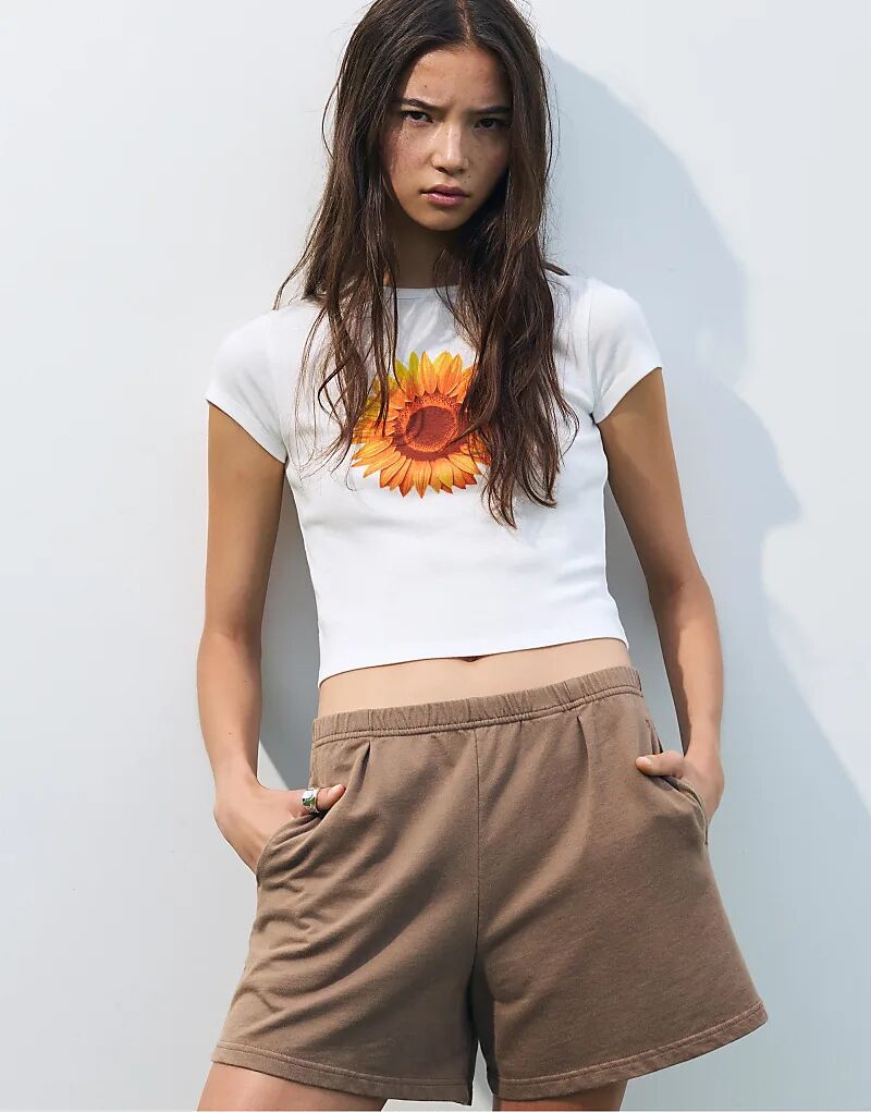 Спортивные шорты Pull&Bear шоколадного цвета
Спортивные шорты Pull&Bear шоколадного цвета