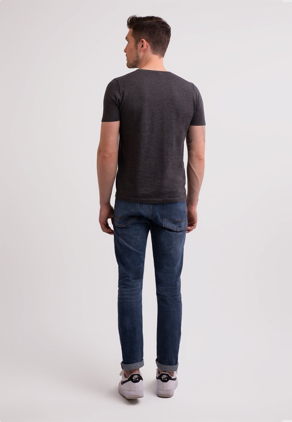 Базовая футболка MIT RUNDHALS CASH-MERE, темно-серый
Базовая футболка MIT RUNDHALS CASH-MERE, темно-серый