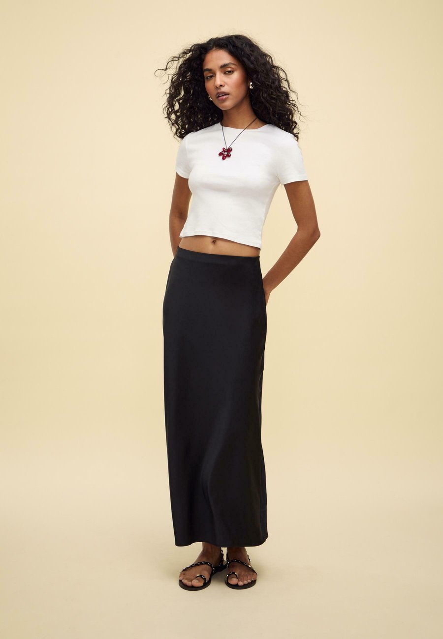 Юбка Stradivarius MIDI, Black
Юбка Stradivarius MIDI, Black