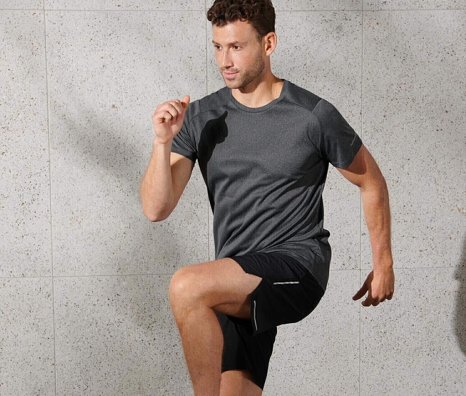 Функциональная рубашка Tchibo, антрацит пестрый
Функциональная рубашка Tchibo, антрацит пестрый