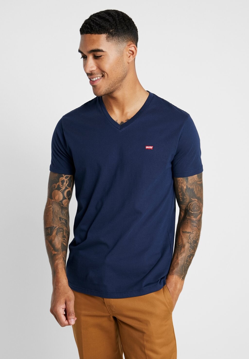 Базовая футболка Original V-Neck Levi's, цвет dress blues
Базовая футболка Original V-Neck Levi's, цвет dress blues