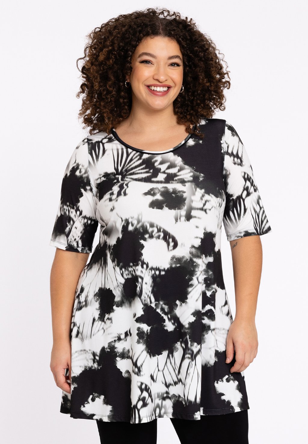 Футболка с принтом YOEK, черный
Футболка с принтом YOEK, черный