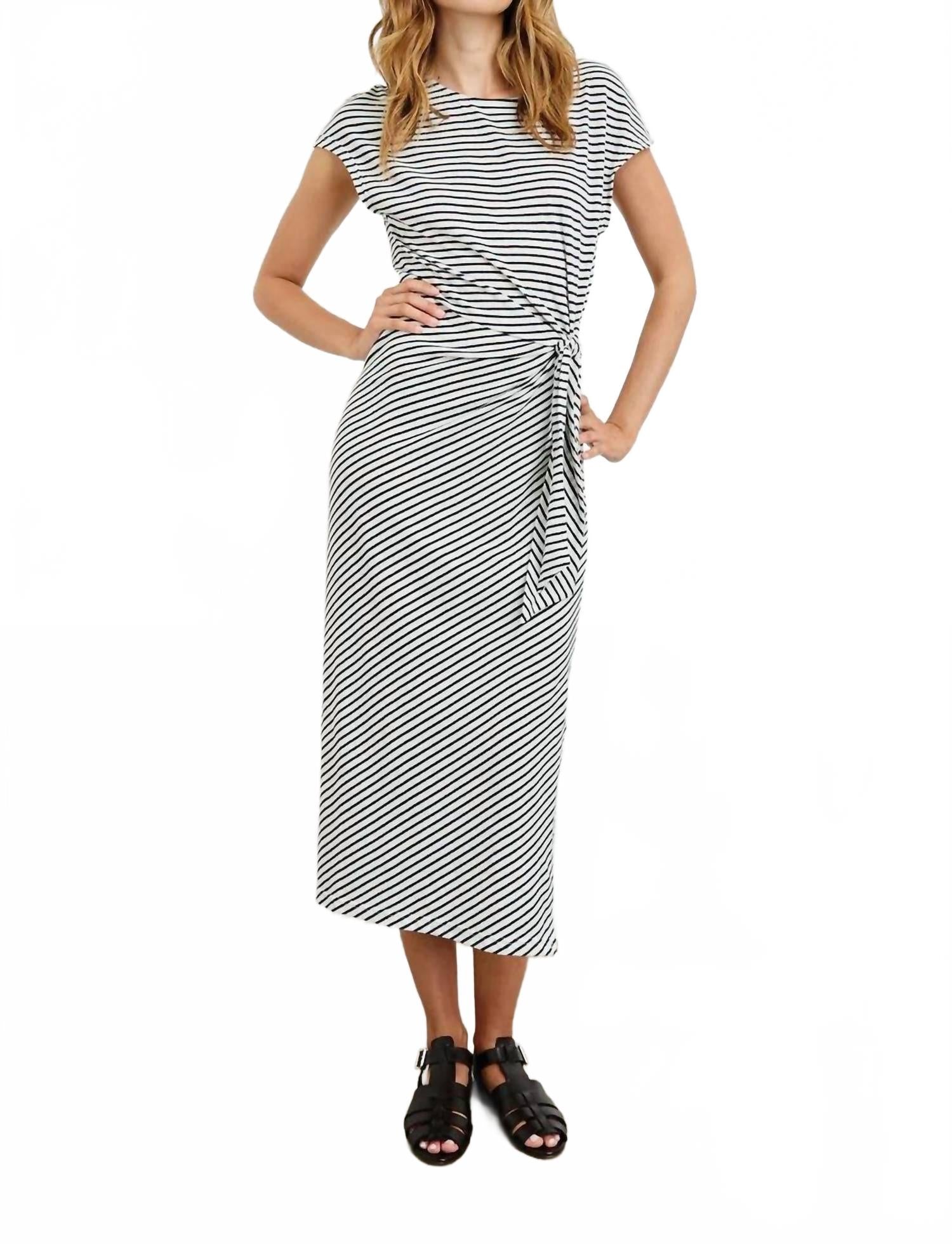 Селиа Миди платье в цвете слоновая кость/темно-синий Rails
Селиа Миди платье в цвете слоновая кость/темно-синий Rails