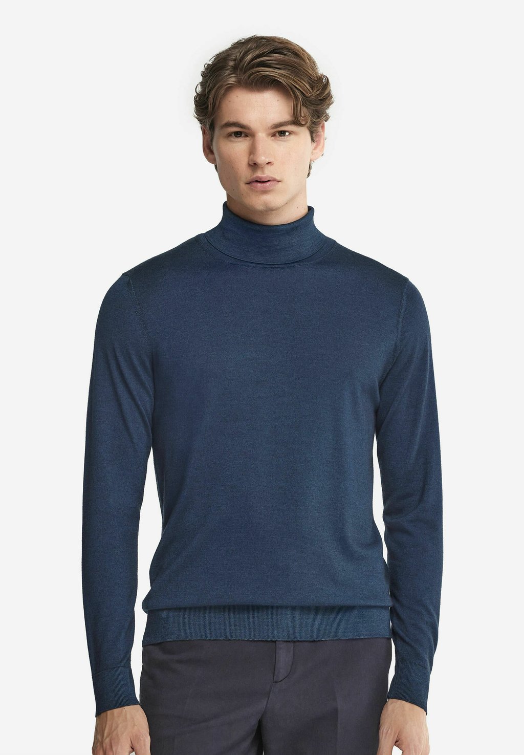 Джемпер ROLLKRAGEN ULTRALIGHT Falconeri, синий
Джемпер ROLLKRAGEN ULTRALIGHT Falconeri, синий