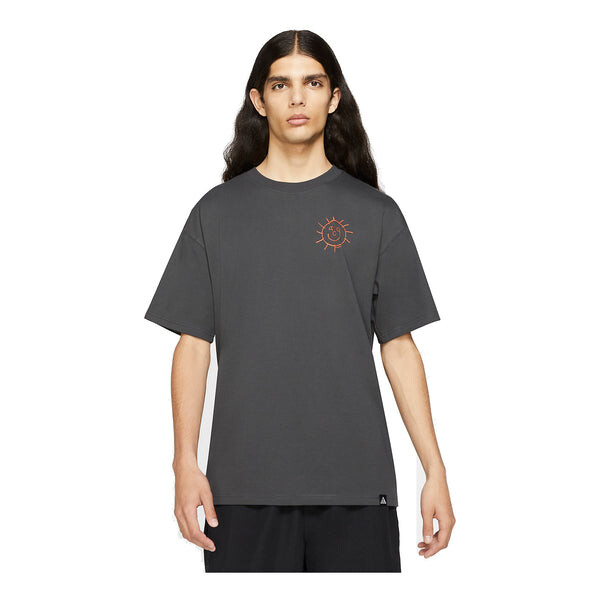 Футболка acg sunshine Nike, серый 
Футболка acg sunshine Nike, серый