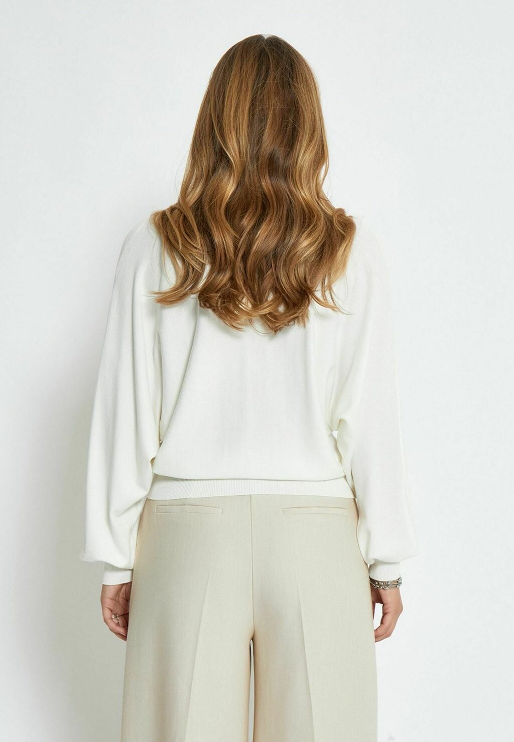 Джемпер Minus, белый
Джемпер Minus, белый