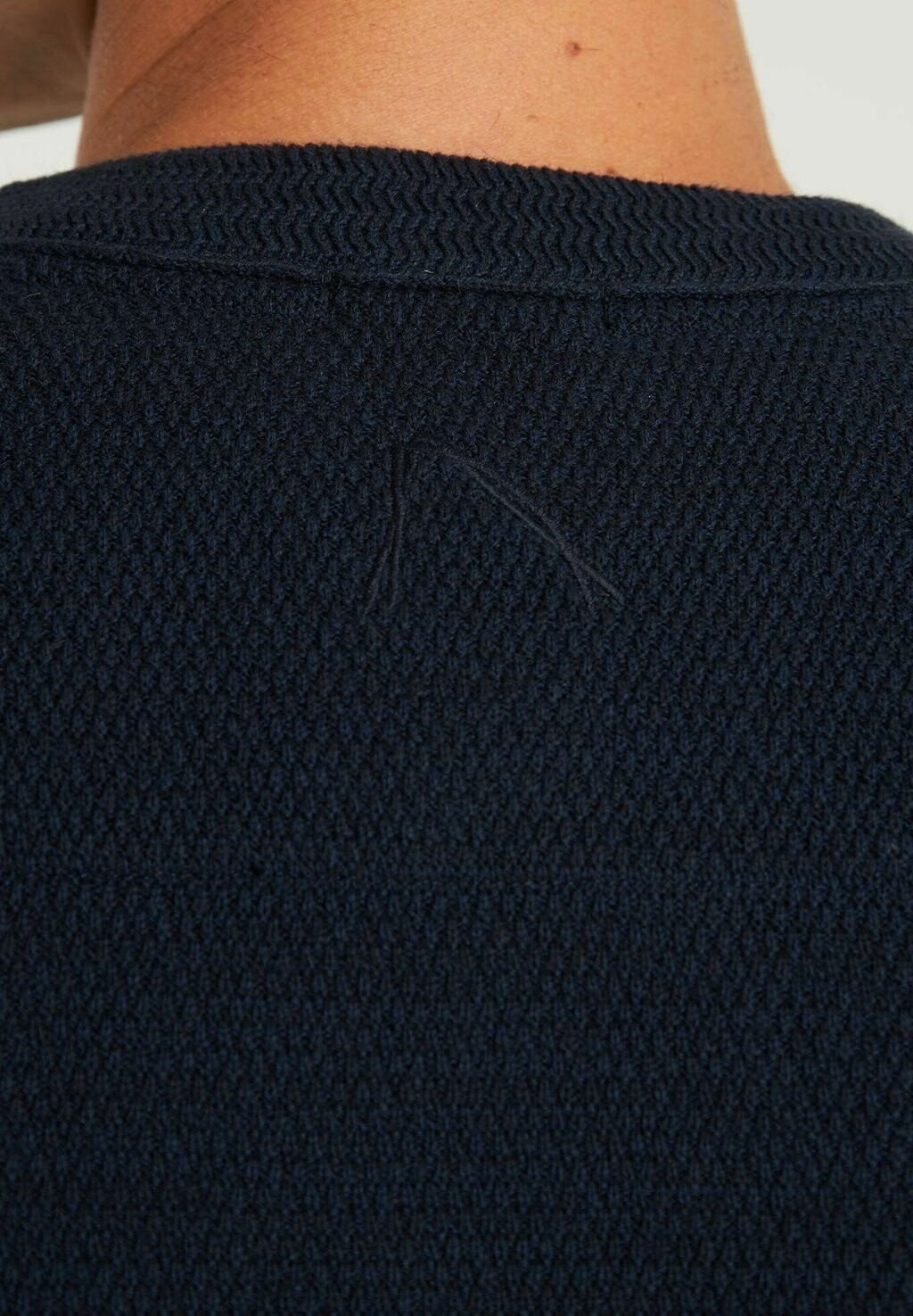 Джемпер BASAL MIXED CHASIN', темно-синий
Джемпер BASAL MIXED CHASIN', темно-синий