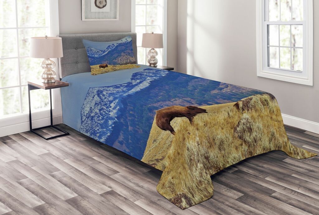 Комплект покрывала ABAKUHAUS Wyoming, Bison and Snowy Mountains, с моющимися наволочками, для односпальных кроватей 170 x 220 см, разноцветный
Комплект покрывала ABAKUHAUS Wyoming, Bison and Snowy Mountains, с моющимися наволочками, для односпальных кроватей 170 x 220 см, разноцветный
