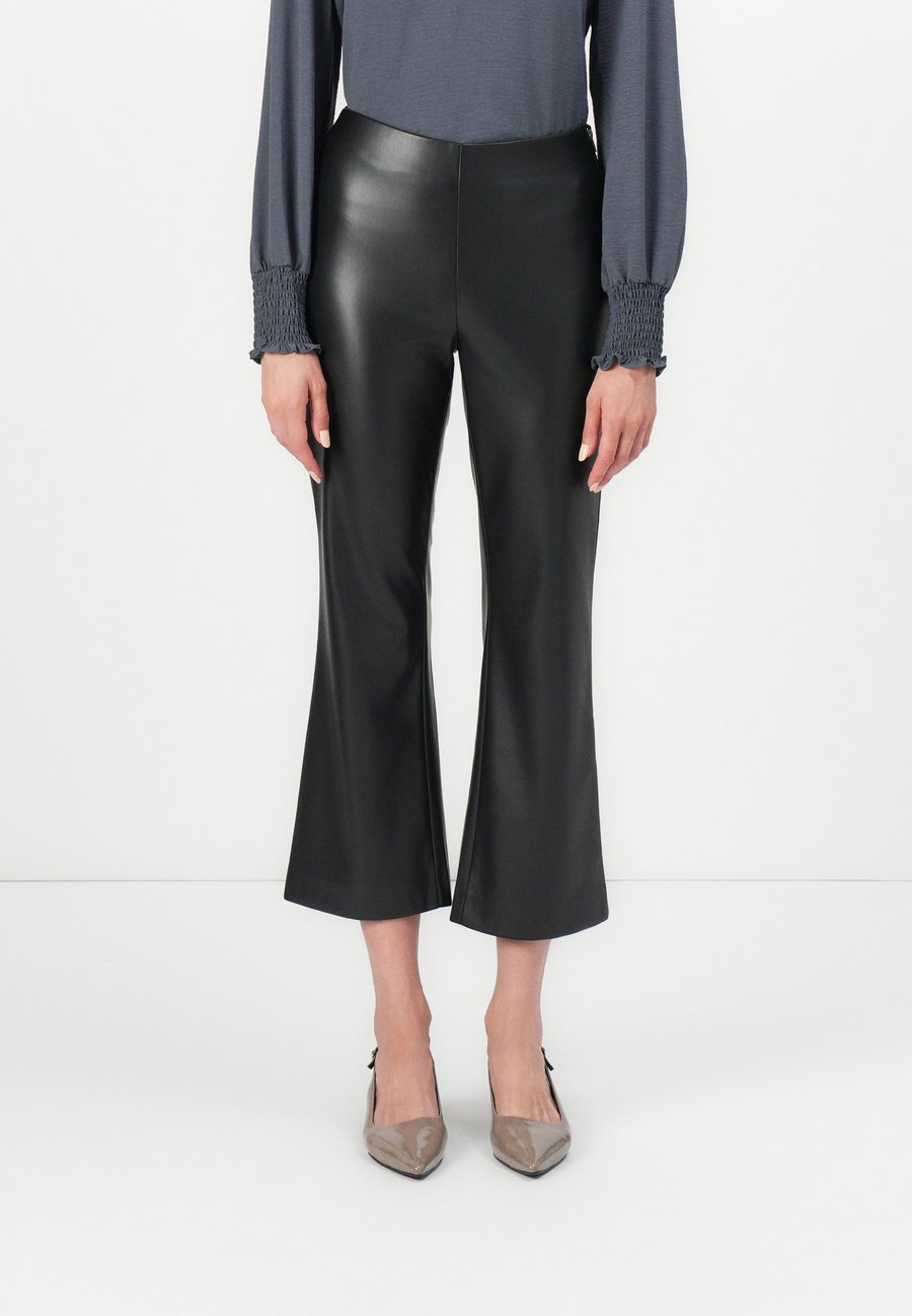 Брюки ONLY ONLSMOOTH LEA KICK FLARE, Black
Брюки ONLY ONLSMOOTH LEA KICK FLARE, Black