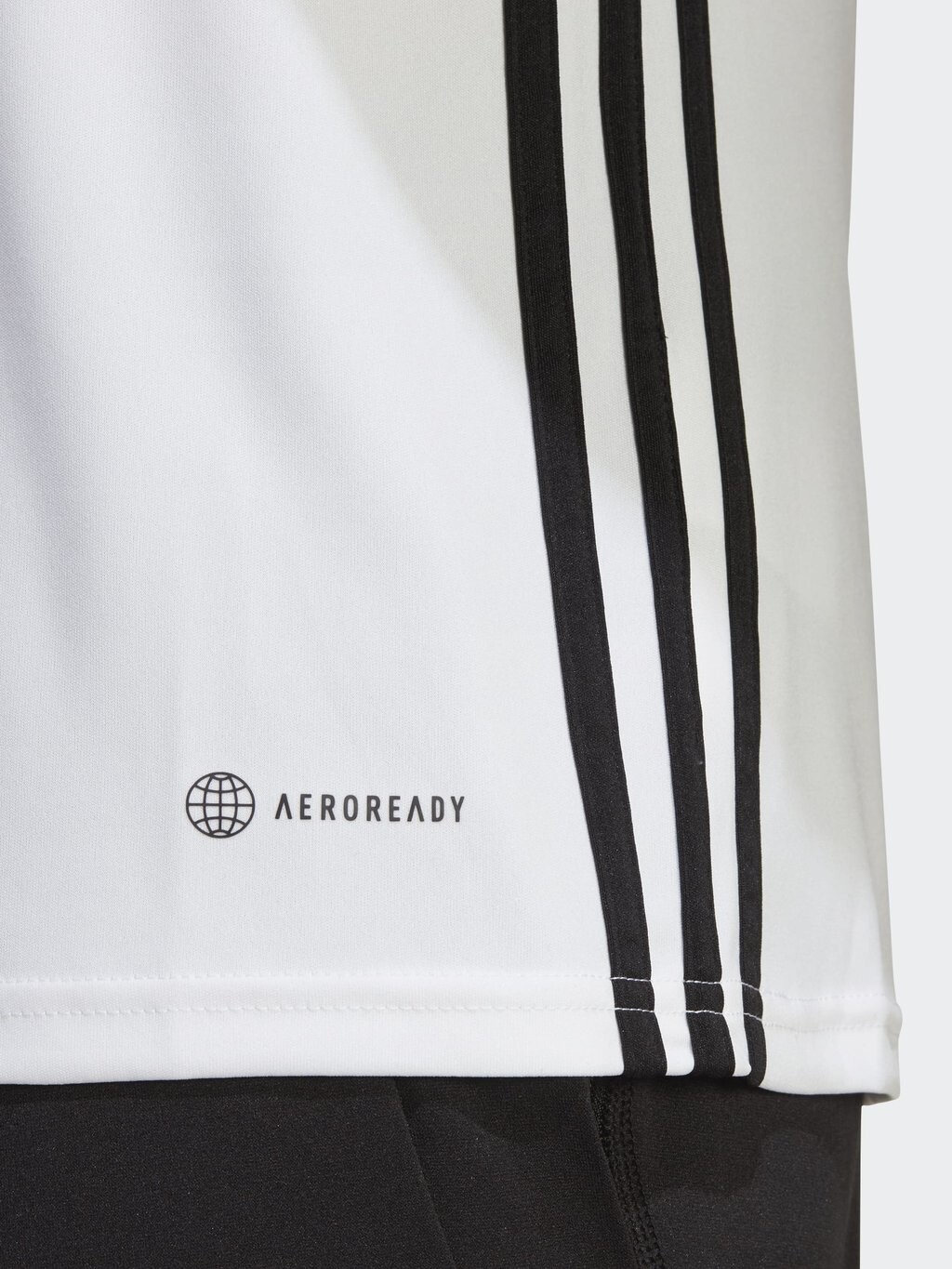 Спортивная футболка TABELA 23 adidas, белый
Спортивная футболка TABELA 23 adidas, белый