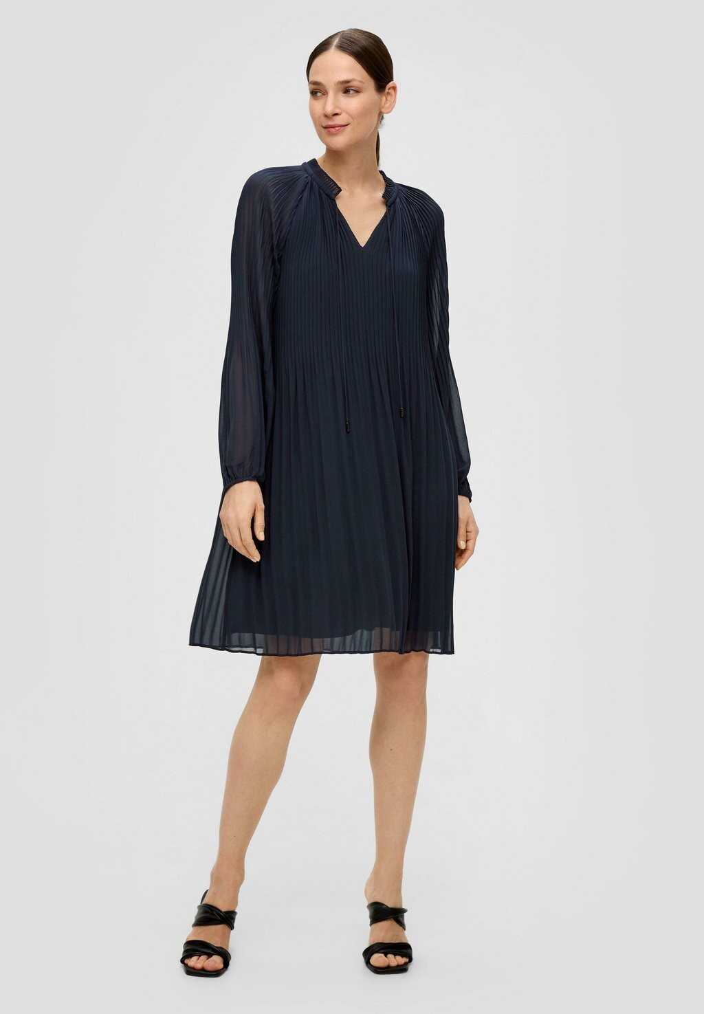 Платье-блузка s.Oliver BLACK LABEL, цвет navy 
Платье-блузка s.Oliver BLACK LABEL, цвет navy