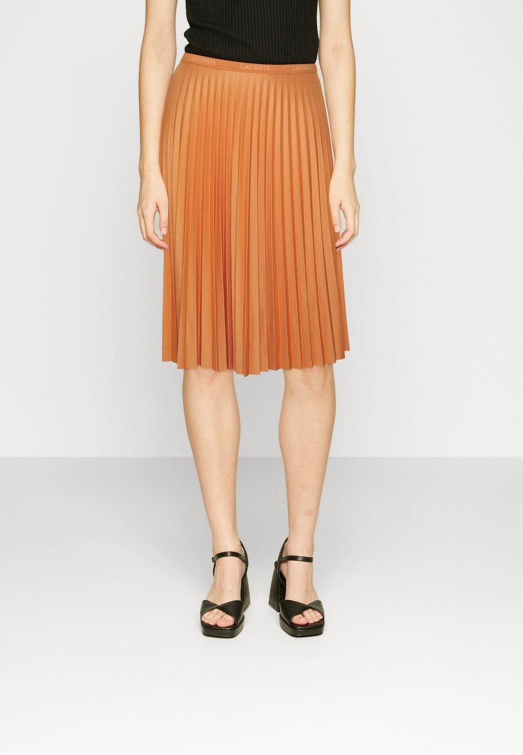 Юбка колокольчик Lacoste
Юбка колокольчик Lacoste