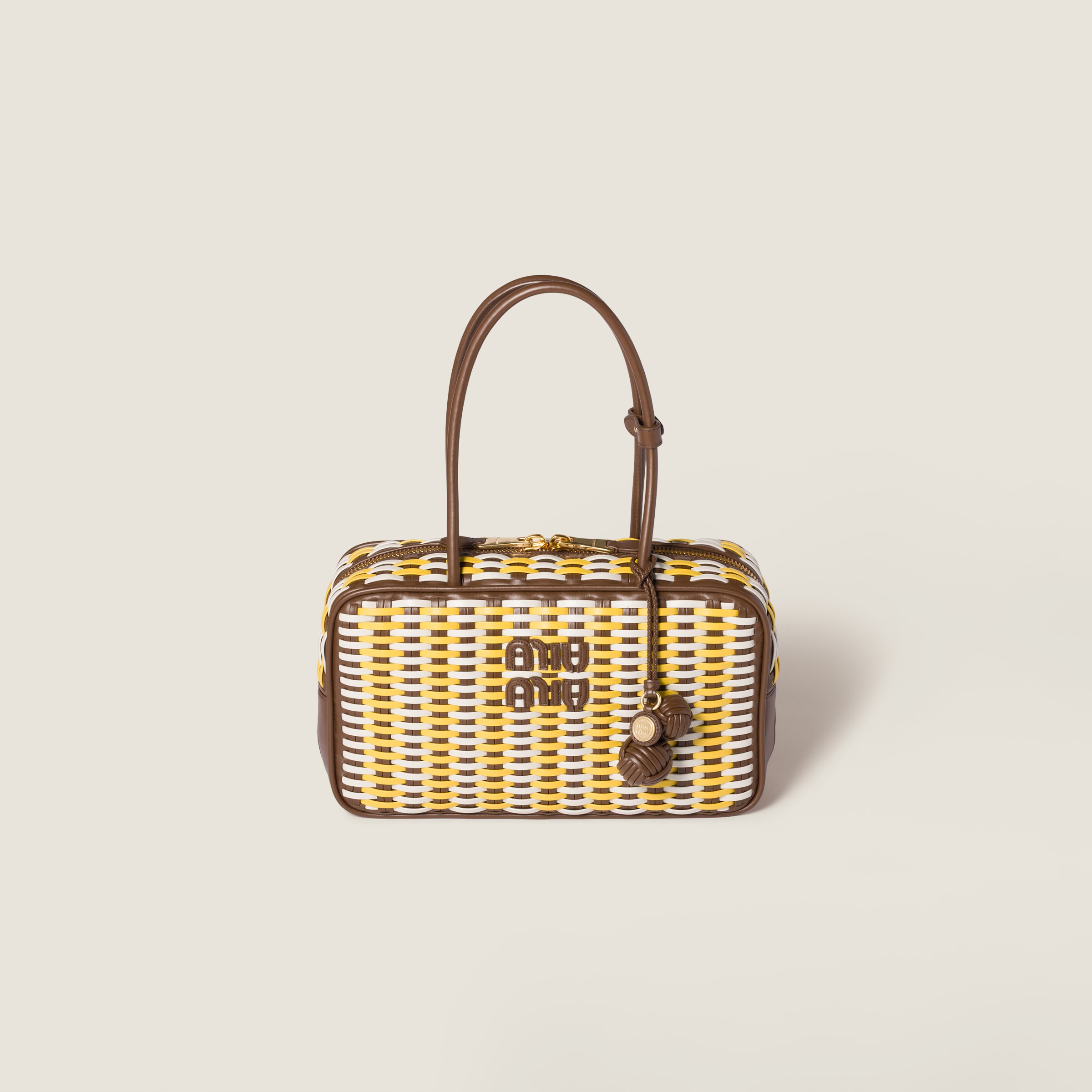 Кожаная сумка beau MIU MIU, кленовый/ярко-желтый/мелово-белый
Кожаная сумка beau MIU MIU, кленовый/ярко-желтый/мелово-белый
