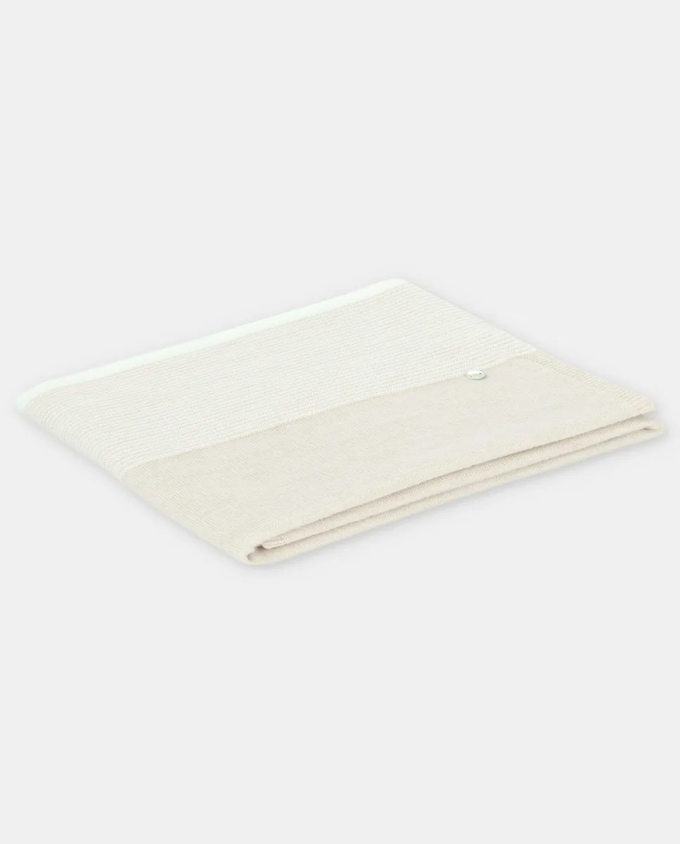 Вязаная детская шапочка цвета песка Martín Aranda
Вязаная детская шапочка цвета песка Martín Aranda