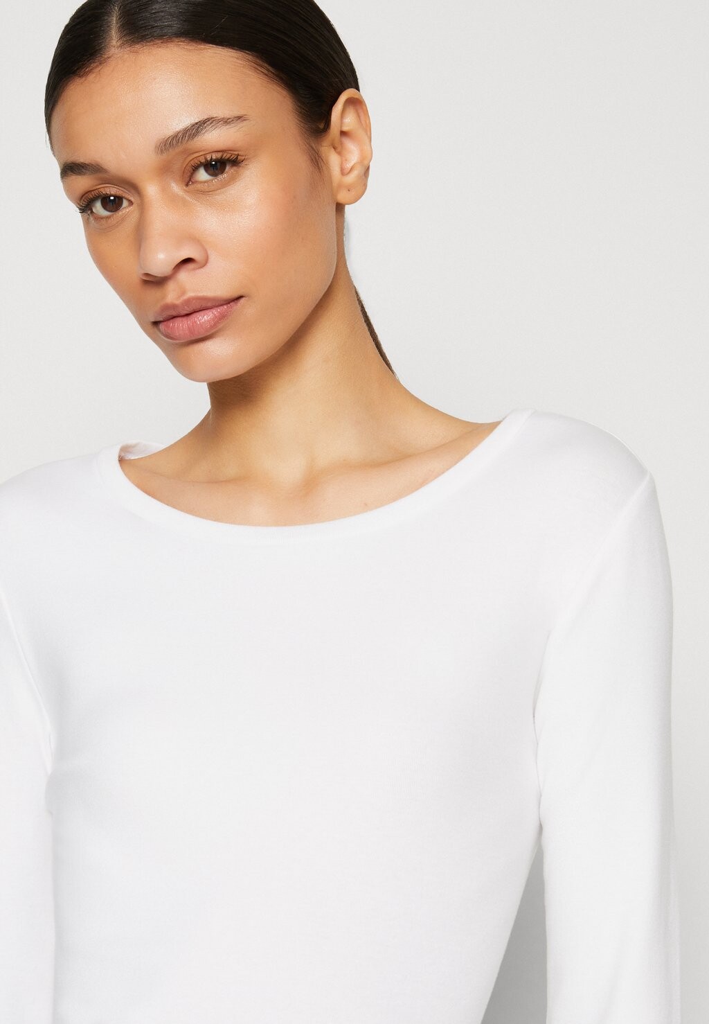 Топ с длинными рукавами Crew GAP, белый
Топ с длинными рукавами Crew GAP, белый