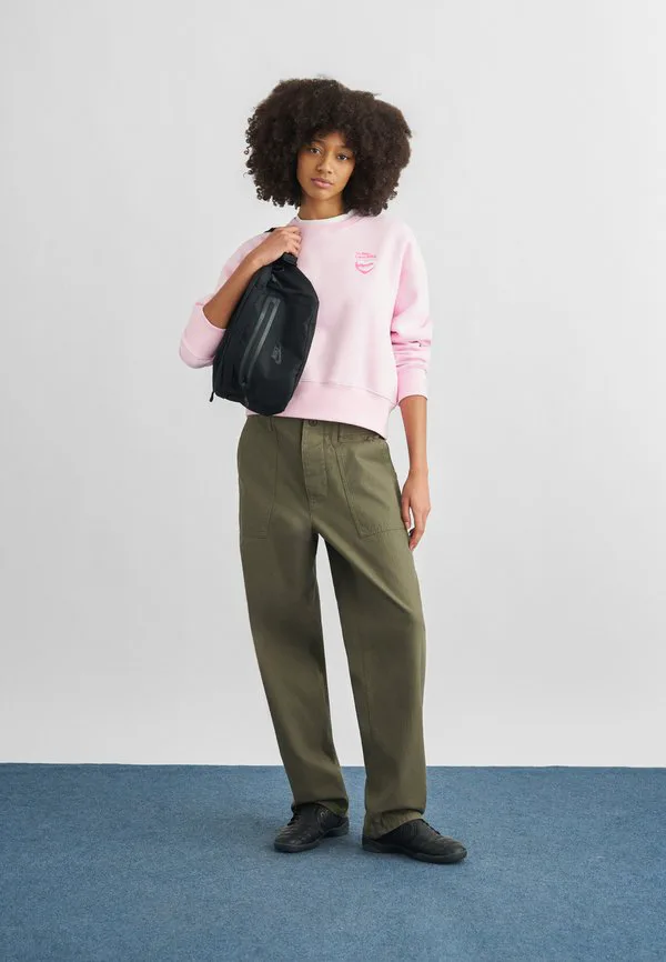 Толстовка crew Nike Sportswear, Pink Foam, Розовый, Толстовка crew Nike Sportswear, Pink Foam
Толстовка crew Nike Sportswear, Pink Foam, Розовый, Толстовка crew Nike Sportswear, Pink Foam