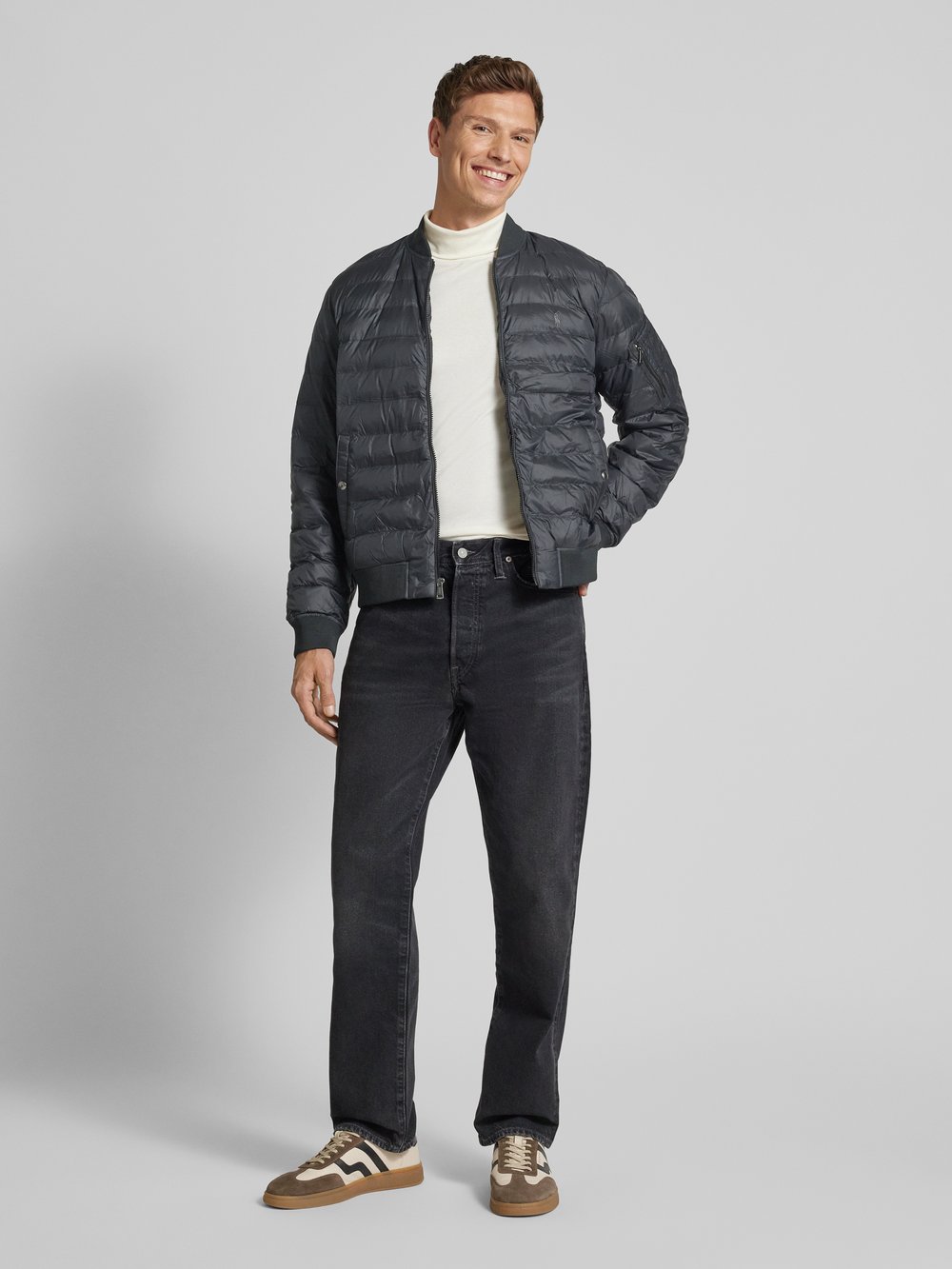Стеганая куртка с пришитыми этикетками модель «TERRA» Polo Ralph Lauren, черный
Стеганая куртка с пришитыми этикетками модель «TERRA» Polo Ralph Lauren, черный