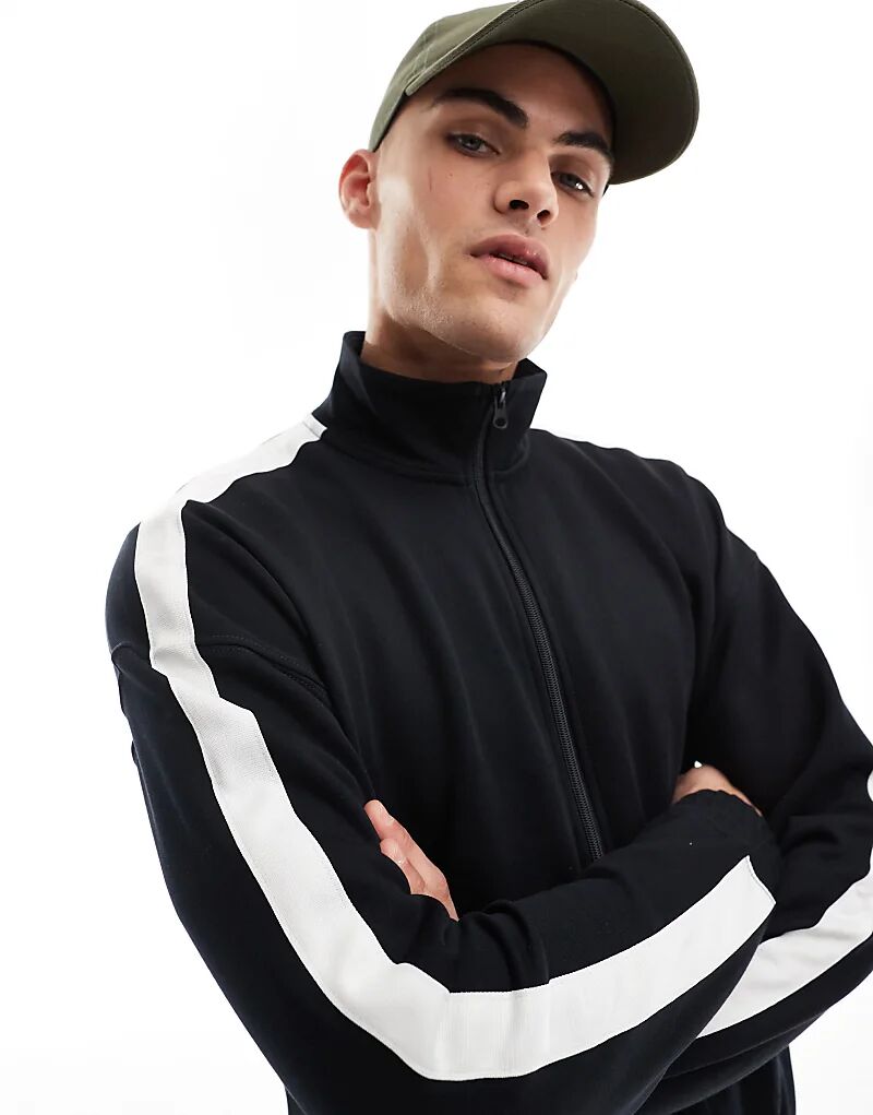 Черная спортивная куртка свободного кроя на молнии Hollister (часть комплекта)
Черная спортивная куртка свободного кроя на молнии Hollister (часть комплекта)