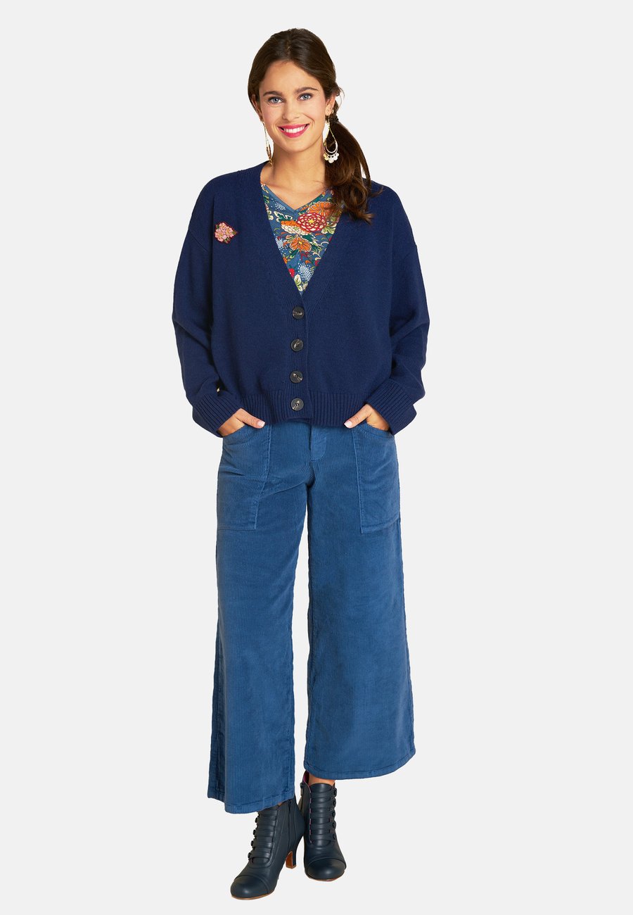 Кардиган Antoine et Lili AMPLE , Marine/Dark Blue
Кардиган Antoine et Lili AMPLE , Marine/Dark Blue