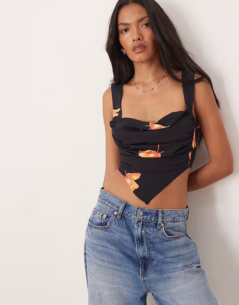 Гламурный укороченный топ с завязками на спине в черно-оранжевый цвет Glamorous
Гламурный укороченный топ с завязками на спине в черно-оранжевый цвет Glamorous