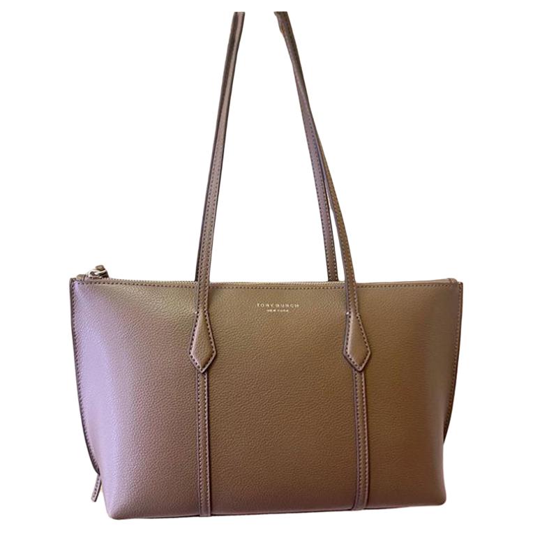 TORY BURCH Кожаная сумка через плечо малая женская коричневая
TORY BURCH Кожаная сумка через плечо малая женская коричневая