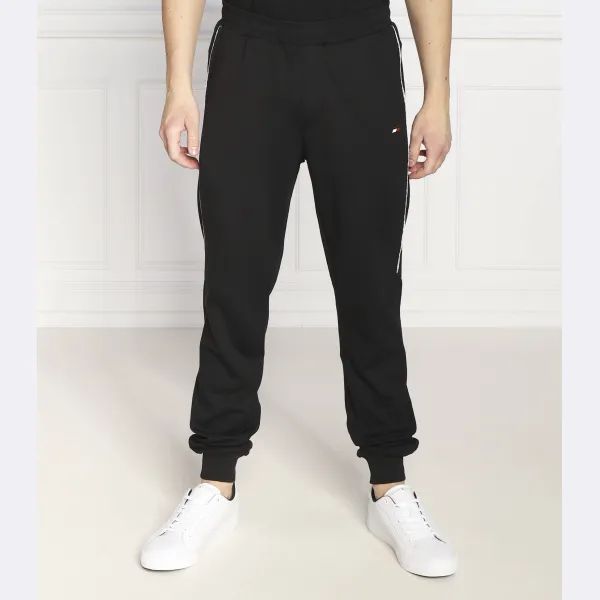 Спортивные брюки стандартного кроя Tommy Hilfiger, черный
Спортивные брюки стандартного кроя Tommy Hilfiger, черный