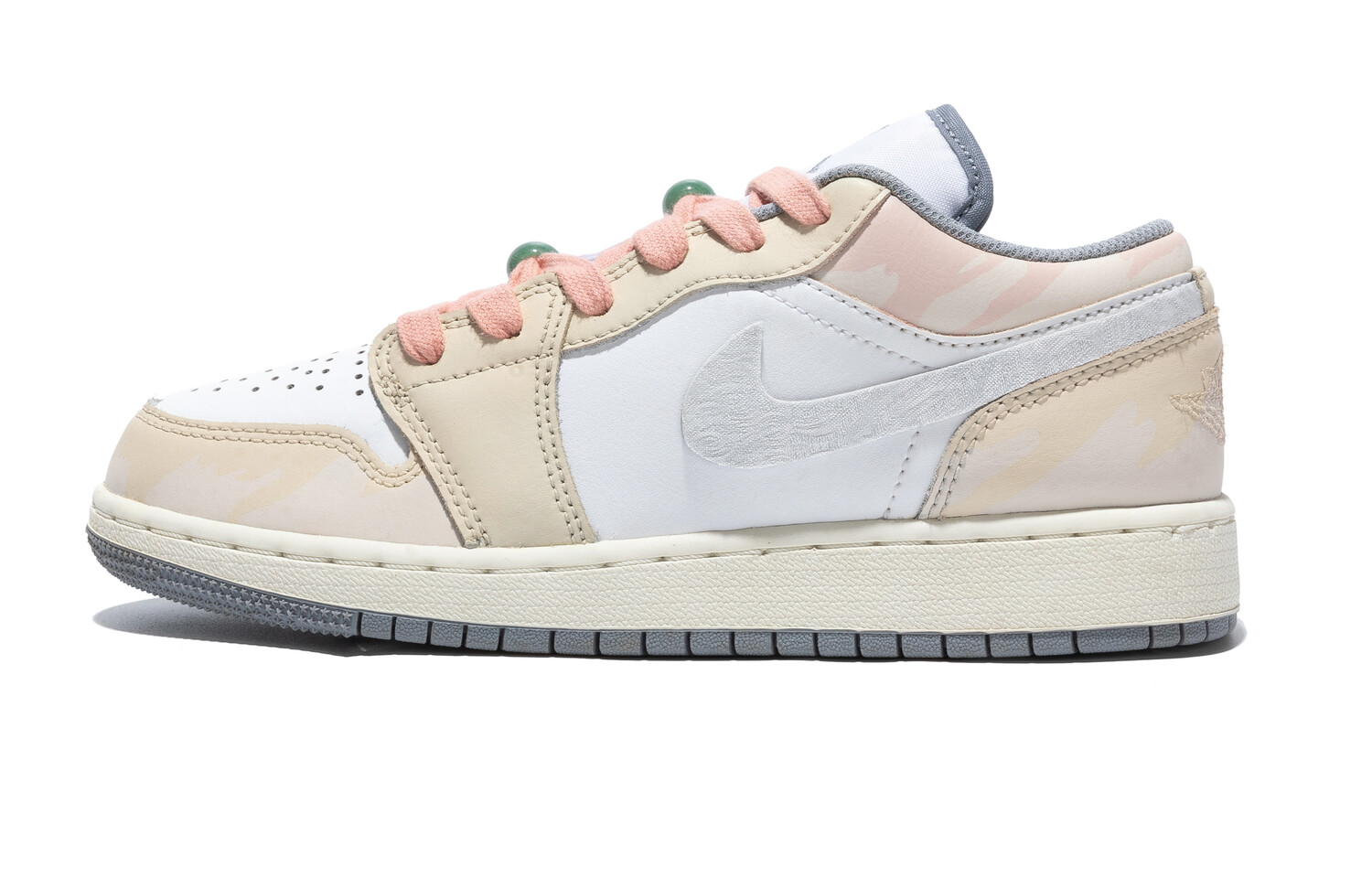 Кроссовки Air Jordan 1 Vintage Basketball Shoes Women's Low-top White/yellow/pink, белый
Кроссовки Air Jordan 1 Vintage Basketball Shoes Women's Low-top White/yellow/pink, белый