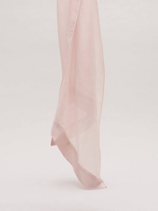 Шарф с атласной отделкой Phase Eight, Pale Pink, Розовый, Шарф с атласной отделкой Phase Eight, Pale Pink
Шарф с атласной отделкой Phase Eight, Pale Pink, Розовый, Шарф с атласной отделкой Phase Eight, Pale Pink