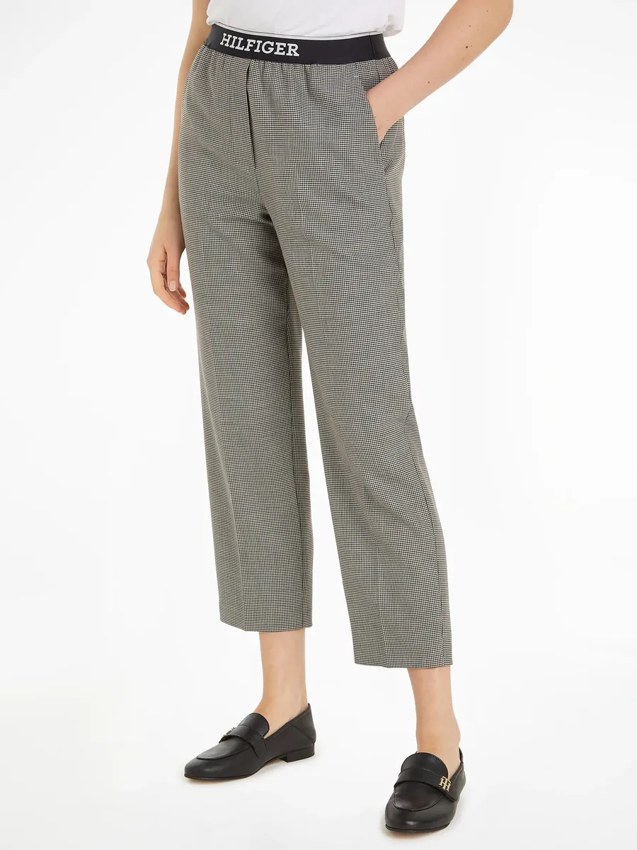 Тканые брюки Tommy Hilfiger SLIM STRAIGHT LOGO PANT с надписью-логотипом, цвет Weiß Kariert
Тканые брюки Tommy Hilfiger SLIM STRAIGHT LOGO PANT с надписью-логотипом, цвет Weiß Kariert