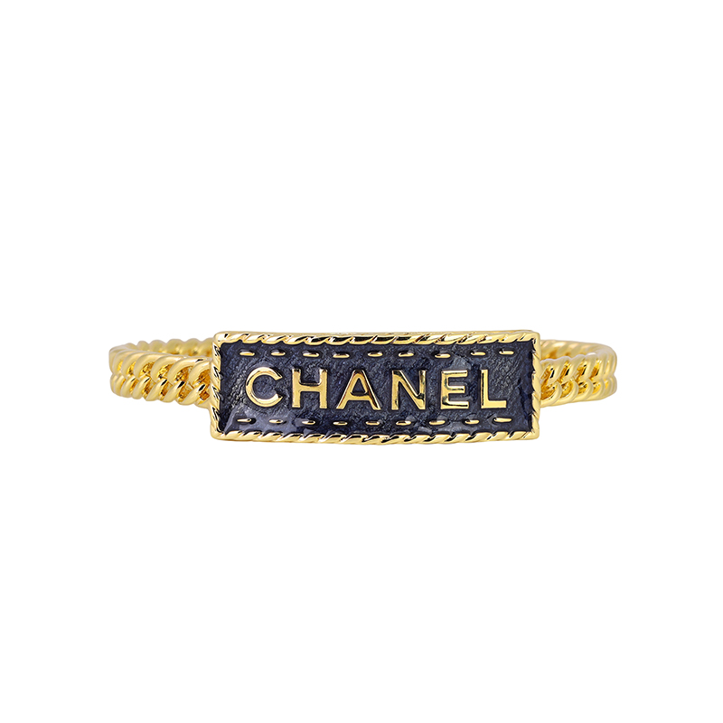 Женские браслеты CHANEL
Женские браслеты CHANEL