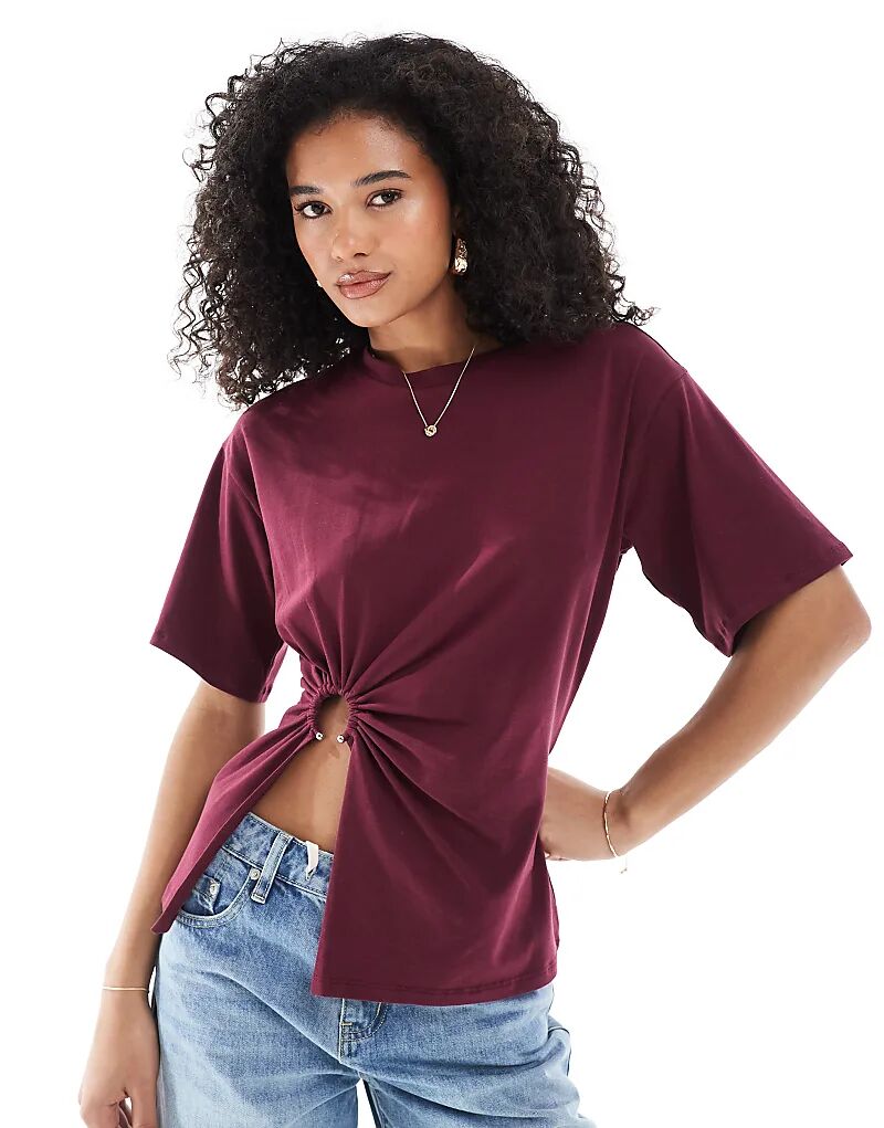Футболка ONLY с рюшами и кольцевым узором в бордовом цвете
Футболка ONLY с рюшами и кольцевым узором в бордовом цвете