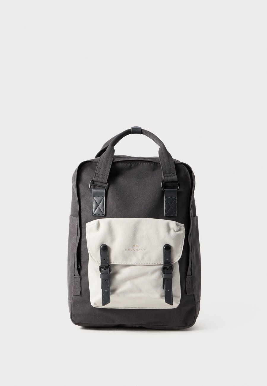 Рюкзак Doughnut MACAROON LARGE MEDITATIVE BACKPACK UNISEX, Grey
Рюкзак Doughnut MACAROON LARGE MEDITATIVE BACKPACK UNISEX, Grey