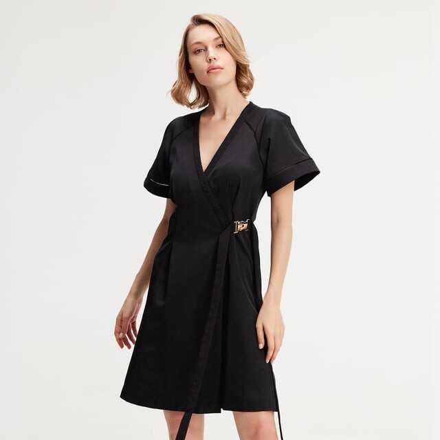 Минималистическое платье с запахом Smart And Joy, черный
Минималистическое платье с запахом Smart And Joy, черный