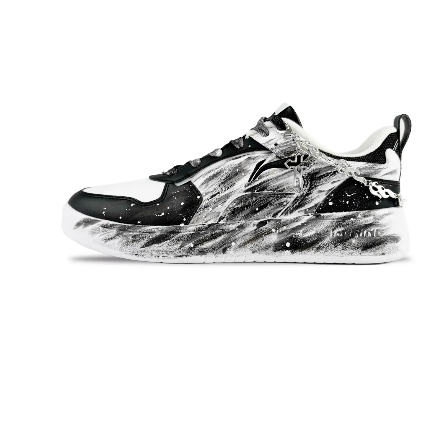 LINING Низкие кроссовки для скейтбординга Spike Years с противоскользящим и износостойким покрытием, мужские, черно-белые
LINING Низкие кроссовки для скейтбординга Spike Years с противоскользящим и износостойким покрытием, мужские, черно-белые